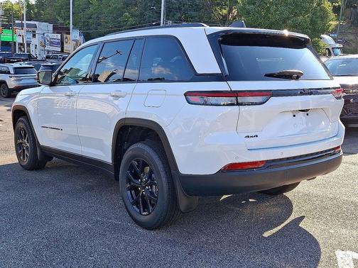 2025 Jeep Grand Cherokee Altitude