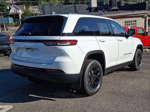 2025 Jeep Grand Cherokee Altitude
