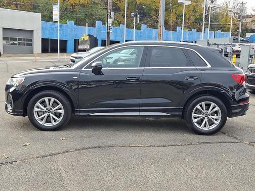 2024 Audi Q3 Premium 45 TFSI S line quattro Tiptronic