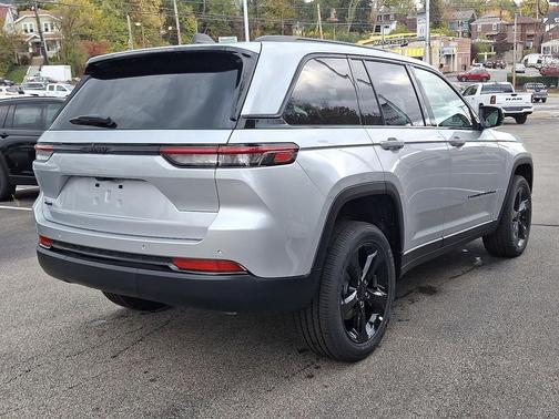 2025 Jeep Grand Cherokee Altitude