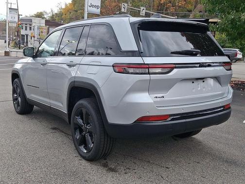 2025 Jeep Grand Cherokee Altitude