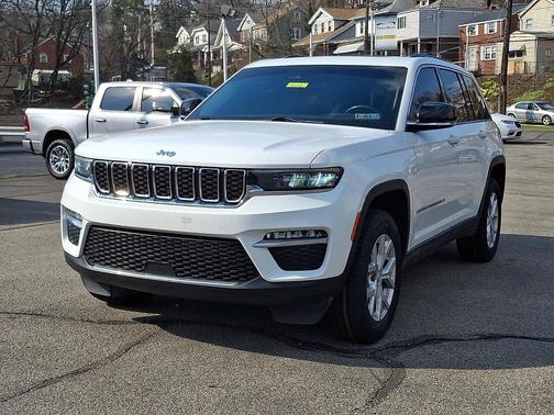 Bright White Clearcoat 2023 Jeep Grand Cherokee Limited