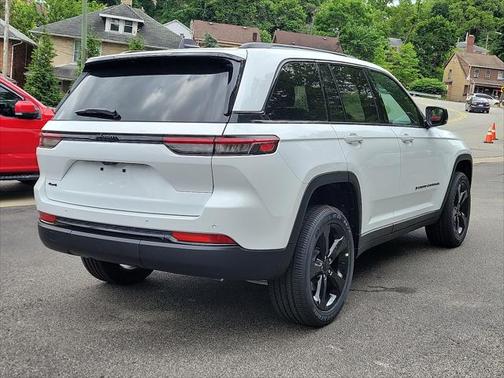2025 Jeep Grand Cherokee Altitude