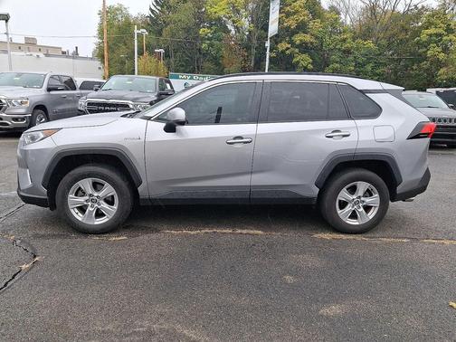 2021 Toyota RAV4 Hybrid XLE