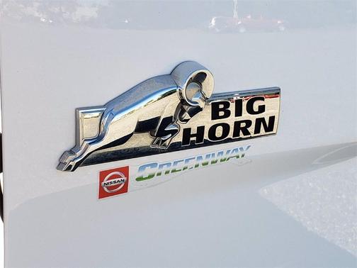 Photo 4 of 40 of 2019 RAM 1500 Classic Big Horn
