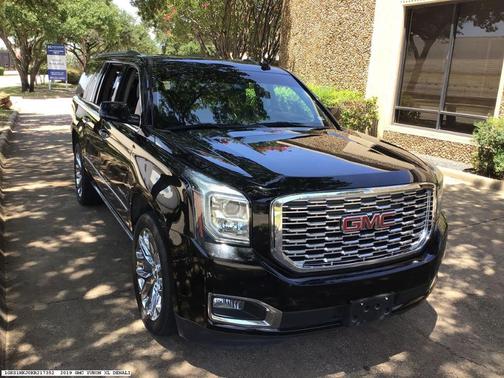 Black 2019 GMC Yukon XL Denali
