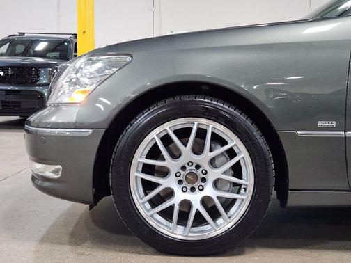2004 Lexus LS 430