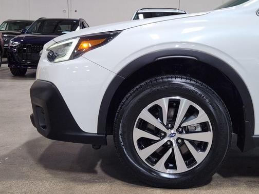 Crystal White Pearl 2021 Subaru Outback Premium