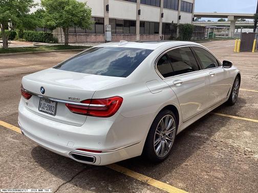 2019 BMW 750 i