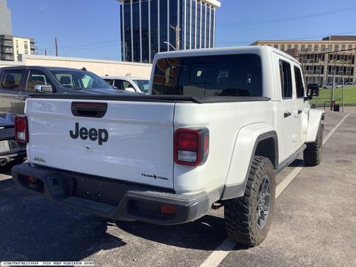 White 2024 Jeep Gladiator Texas Trail