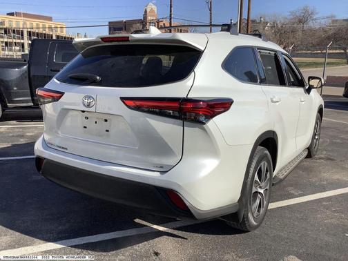 2022 Toyota Highlander XLE