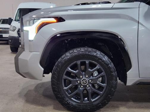 2023 Toyota Tundra Hybrid Platinum