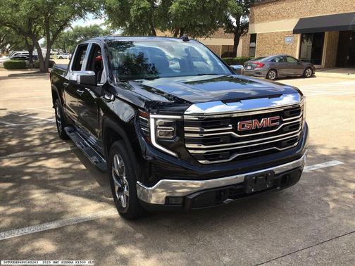 Black 2023 GMC Sierra 1500 SLT