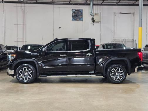 Black 2023 GMC Sierra 1500 SLT