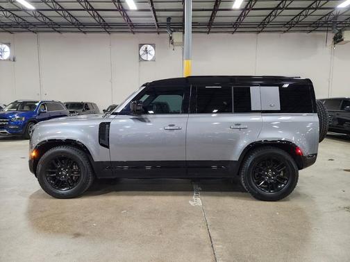 2022 Land Rover Defender 110 X-Dynamic SE
