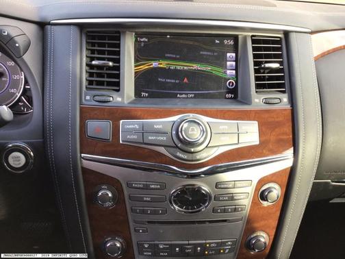 Photo 3 of 13 of 2019 INFINITI QX80 Luxe