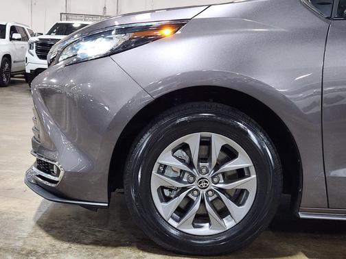 2022 Toyota Sienna XLE