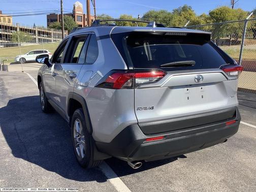 2022 Toyota RAV4 XLE