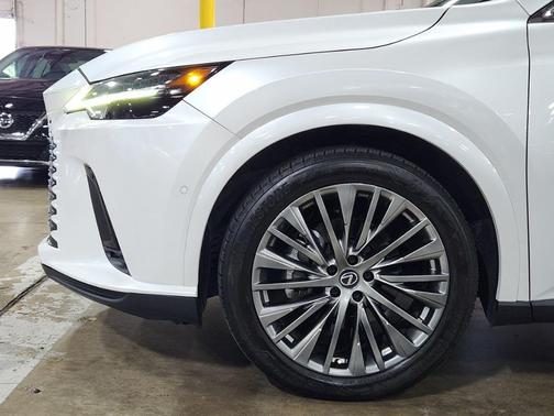 White 2023 Lexus RX 350 Luxury