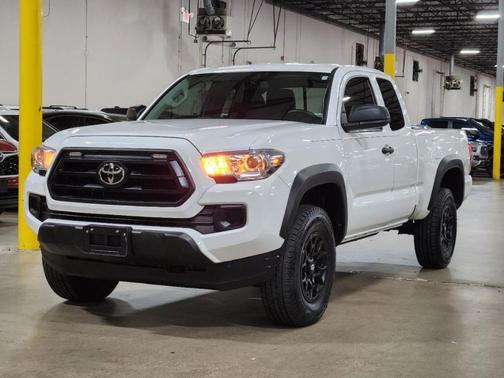 2022 Toyota Tacoma SR