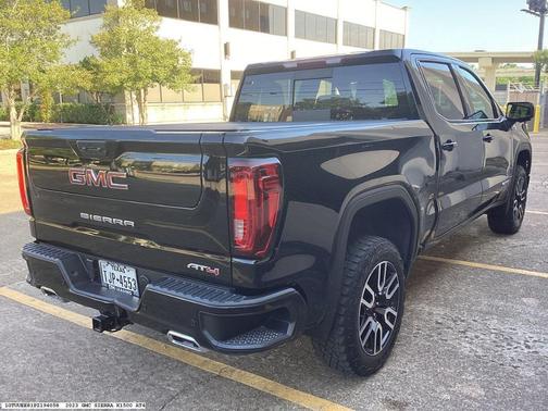 2023 GMC Sierra 1500 AT4