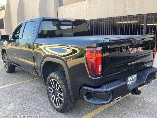 2023 GMC Sierra 1500 AT4