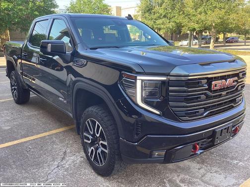 2023 GMC Sierra 1500 AT4