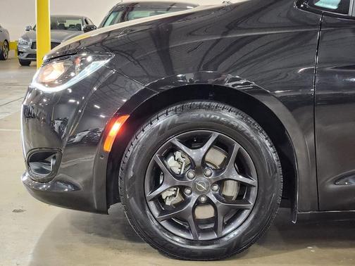2019 Chrysler Pacifica Touring-L