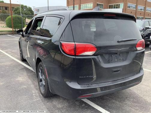 2019 Chrysler Pacifica Touring-L