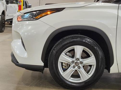 2021 Toyota Highlander LE