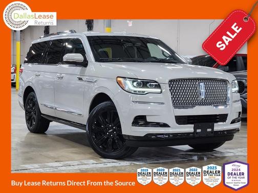White 2022 Lincoln Navigator Reserve