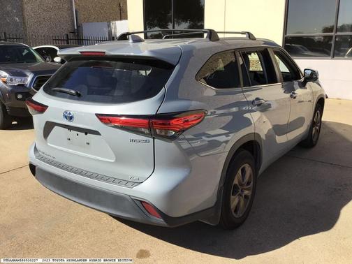 2023 Toyota Highlander Hybrid Bronze Edition