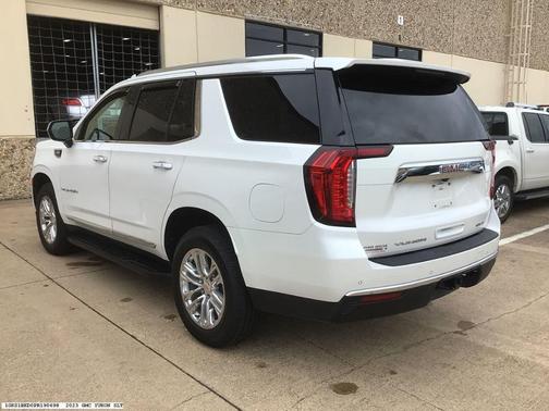 2023 GMC Yukon SLT