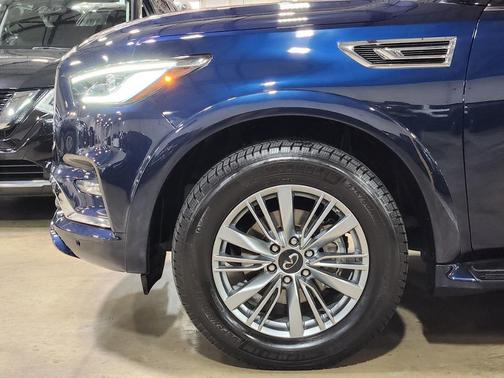 2021 INFINITI QX80 Luxe