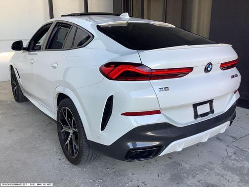 2021 BMW X6 M50i