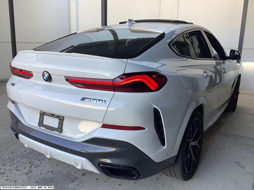 2021 BMW X6 M50i