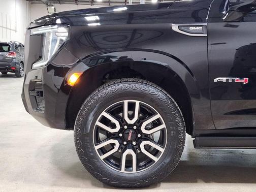 2023 GMC Yukon XL AT4
