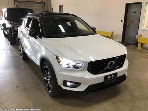 2021 Volvo XC40 T4 R-Design