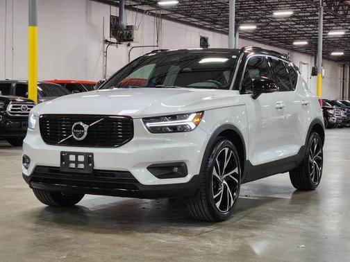 2021 Volvo XC40 T4 R-Design