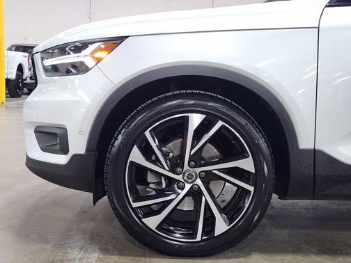 2021 Volvo XC40 T4 R-Design