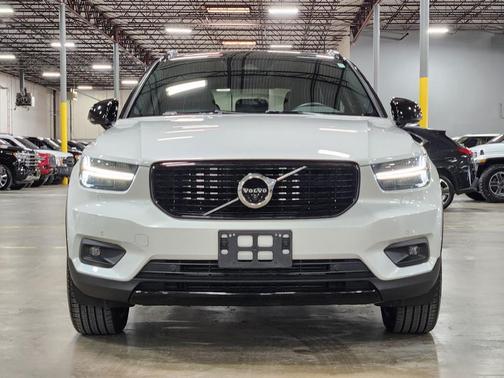 2021 Volvo XC40 T4 R-Design
