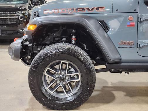 Gray 2024 Jeep Gladiator Mojave