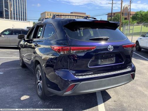 2023 Toyota Highlander XLE