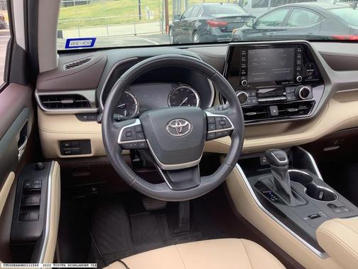 2022 Toyota Highlander XLE