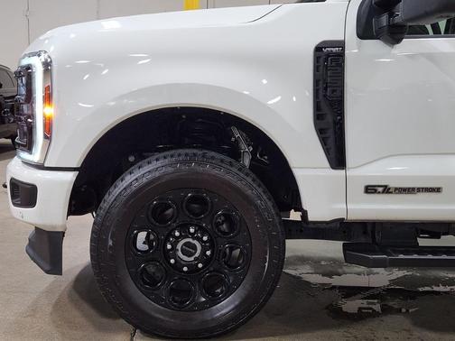 White 2025 Ford F-250 Lariat