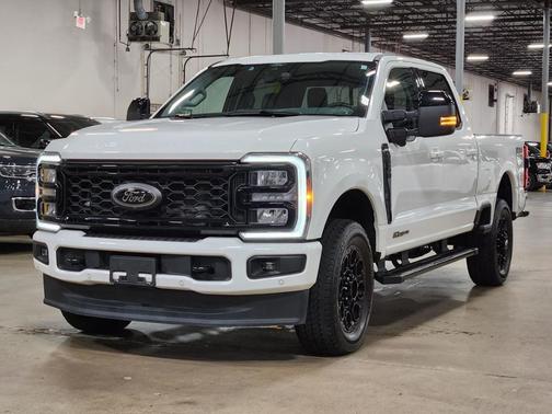 White 2025 Ford F-250 Lariat