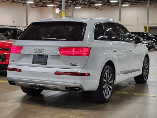 Glacier White Metallic 2017 Audi Q7 3.0T Premium Plus