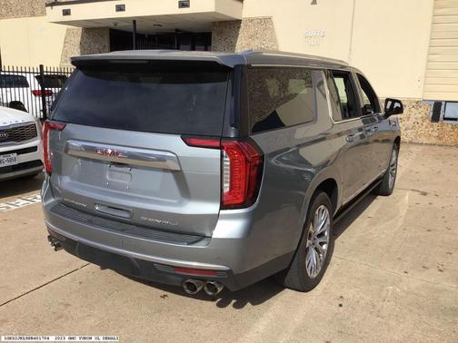 2023 GMC Yukon XL Denali