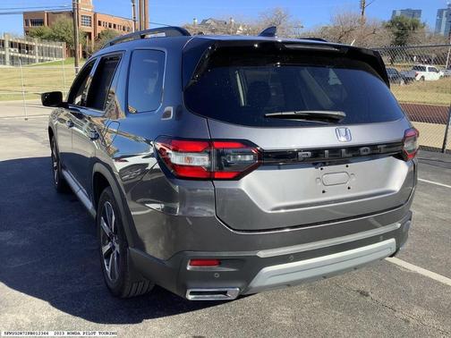 2023 Honda Pilot Touring