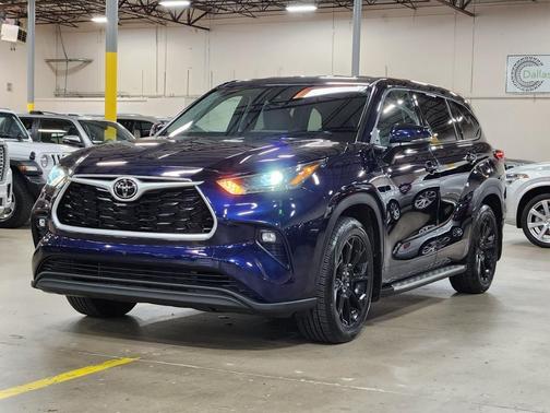 2022 Toyota Highlander LE